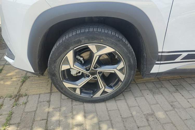 Used Geely Auto FX11 2024 1.5TD DCT Prestige Edition Left Front Wheel Hub