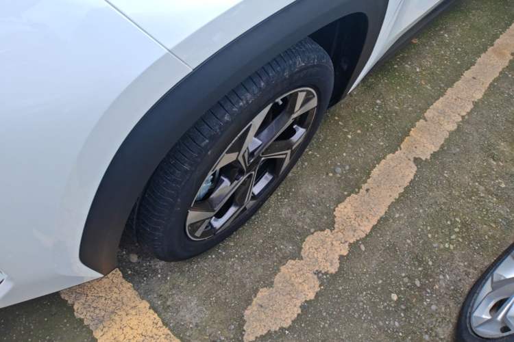 Used Geely Auto FX11 2024 1.5TD DCT Prestige Edition Left Front Wheel Hub