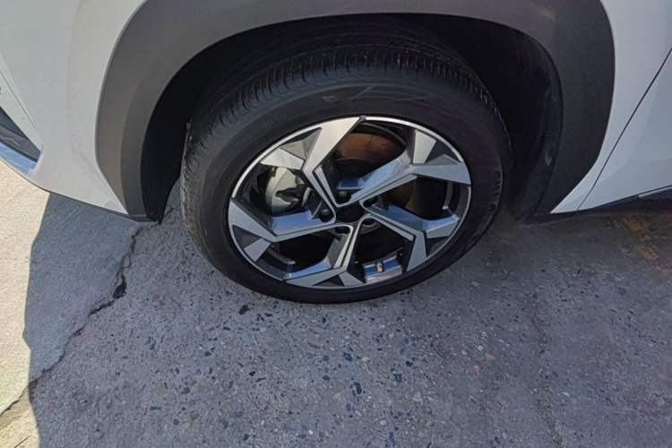 Used Geely Auto FX11 2024 1.5TD DCT Prestige Edition Left Front Wheel Hub