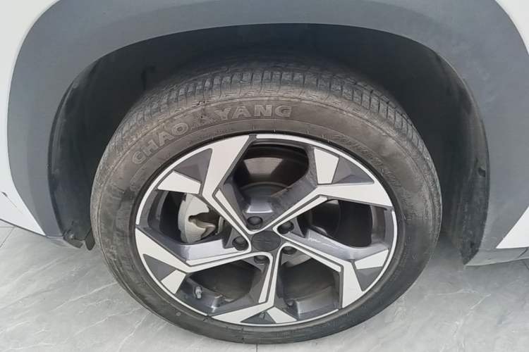 Used Geely Auto FX11 2024 1.5TD DCT Flagship Edition Left Front Wheel Hub