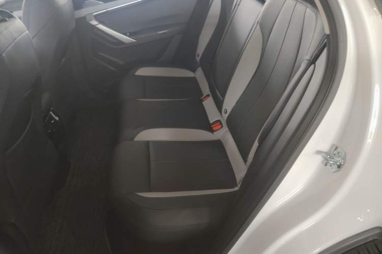 Used Geely Auto FX11 2024 1.5TD DCT Flagship Edition Left Rear Seat