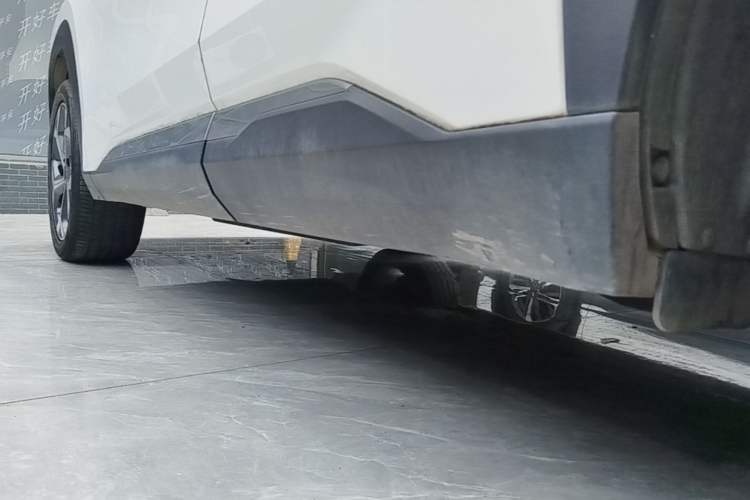 Used Geely Auto FX11 2024 1.5TD DCT Flagship Edition Left Side Sill