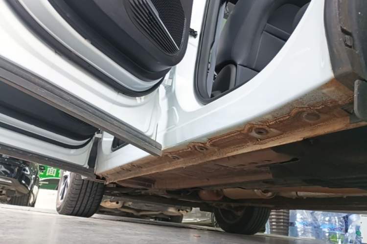 Used Geely Auto FX11 2024 1.5TD DCT Dragon Edition Left Side Sill