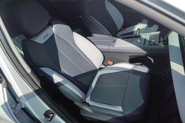 Used Geely Auto FX11 2024 1.5TD DCT Prestige Edition Right Front Seat