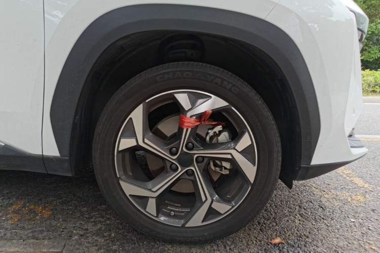 Used Geely Auto FX11 2024 1.5TD DCT Prestige Edition Right Front Wheel Hub