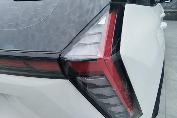 Used Geely Auto FX11 2024 1.5TD DCT Flagship Edition Right Rear Taillight