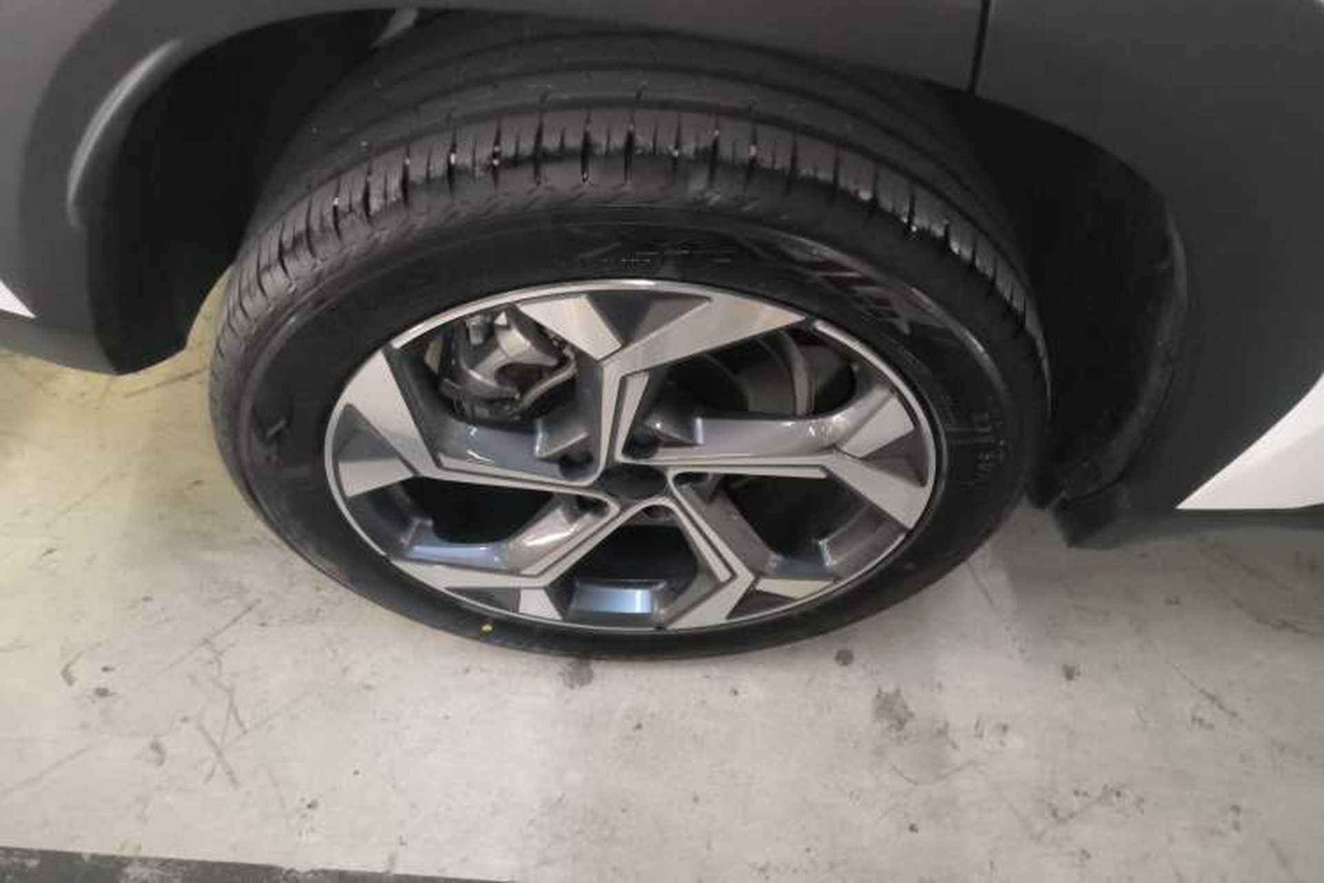 Used Geely Auto FX11 2024 1.5TD DCT Prestige Edition Right Rear Wheel Hub