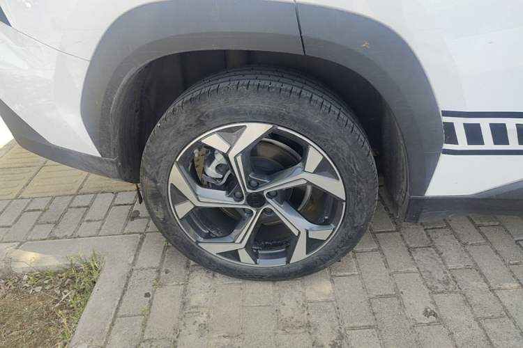 Used Geely Auto FX11 2024 1.5TD DCT Prestige Edition Right Rear Wheel Hub