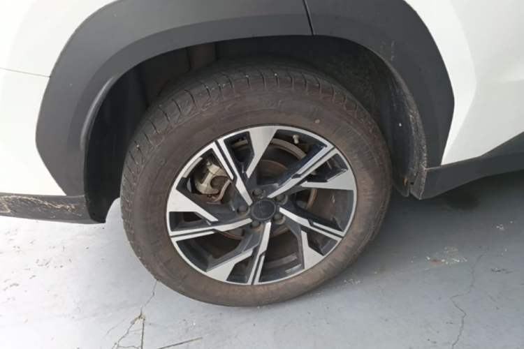 Used Geely Auto FX11 2024 1.5TD DCT Dragon Edition Right Rear Wheel Hub