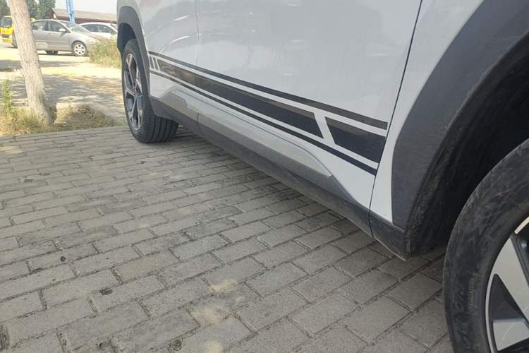 Used Geely Auto FX11 2024 1.5TD DCT Prestige Edition Right Side Sill
