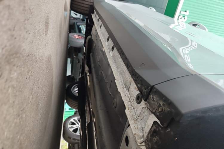 Used Geely Auto FX11 2024 1.5TD DCT Dragon Edition Right Side Sill