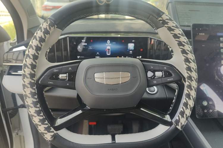 Used Geely Auto FX11 2024 1.5TD DCT Prestige Edition Steering Wheel