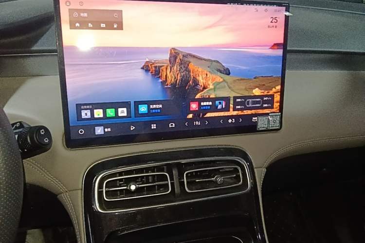 Used Geely Auto FX11 2025 4th Generation 1.5TD DCT – The Start Audio And AC Panel