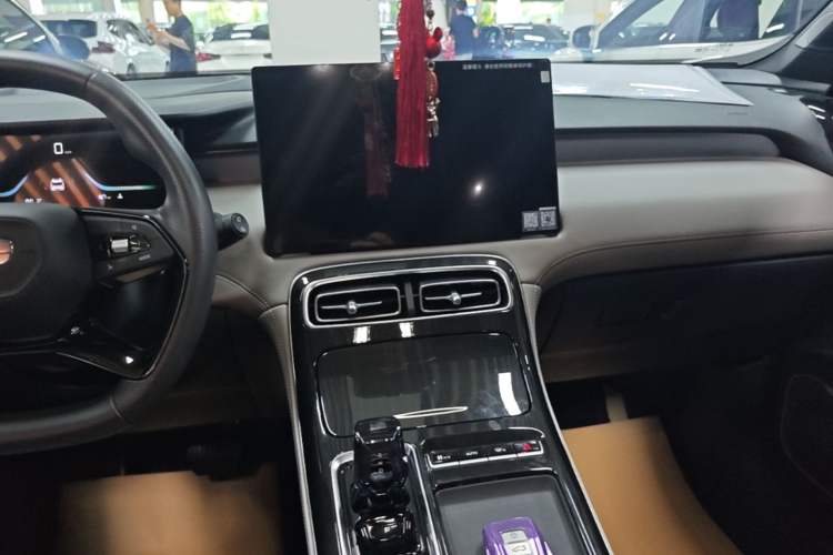 Used Geely Auto FX11 2025 4th Generation 1.5TD DCT – The Start Audio And AC Panel
