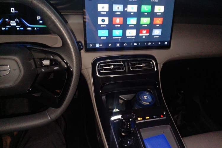 Used Geely Auto FX11 2025 4th Generation 1.5TD DCT – The Start Audio And AC Panel