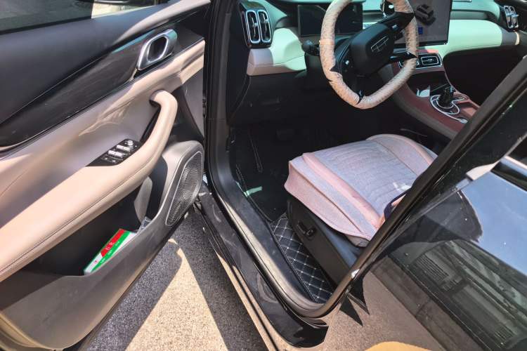 Used Geely Auto FX11 2025 4th Generation 1.5TD DCT – The Start Driver Seat