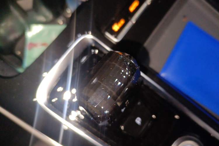Used Geely Auto FX11 2025 4th Generation 1.5TD DCT – The Start Gear Lever