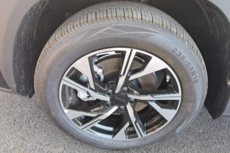 Used Geely Auto FX11 2025 4th Generation 1.5TD DCT – The Start Left Front Wheel Hub