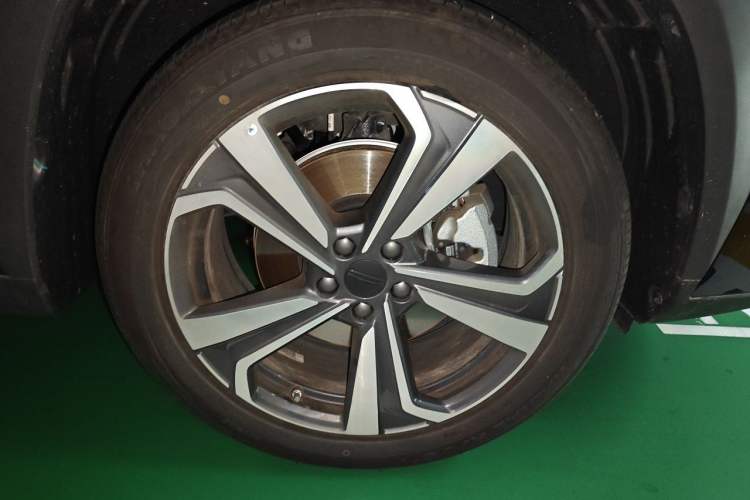 Used Geely Auto FX11 2025 4th Generation 1.5TD DCT - Shanhe Right Front Wheel Hub