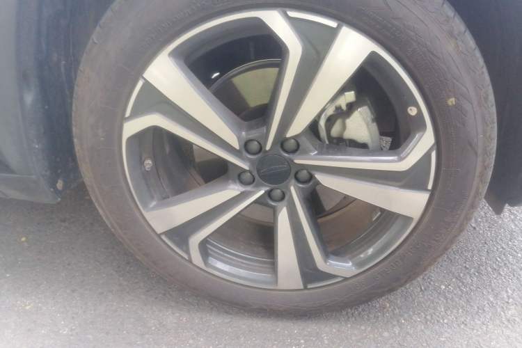 Used Geely Auto FX11 2025 4th Generation 1.5TD DCT - Shanhe Right Front Wheel Hub