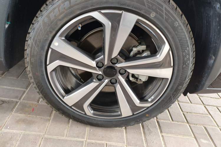 Used Geely Auto FX11 2025 4th Generation 1.5TD DCT - Shanhe Right Front Wheel Hub