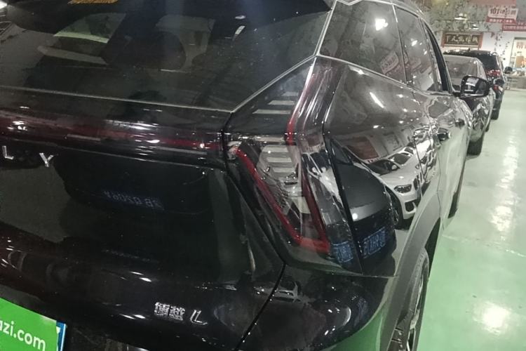 Used Geely Auto FX11 2025 4th Generation 1.5TD DCT – The Start Right Rear Taillight