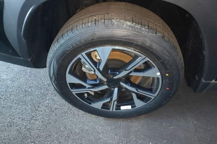 Used Geely Auto FX11 2025 4th Generation 1.5TD DCT – The Start Right Rear Wheel Hub