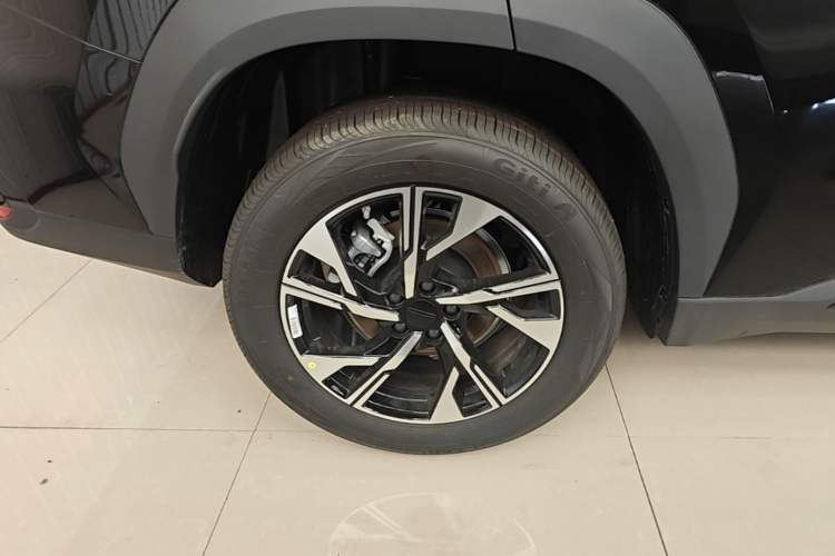 Used Geely Auto FX11 2025 4th Generation 1.5TD DCT – The Start Right Rear Wheel Hub