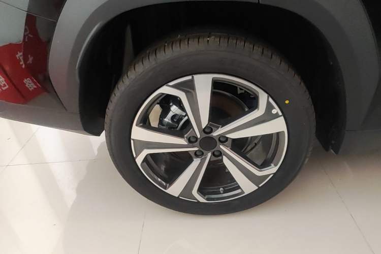 Used Geely Auto FX11 2025 4th Generation 1.5TD DCT - Shanhe Right Rear Wheel Hub