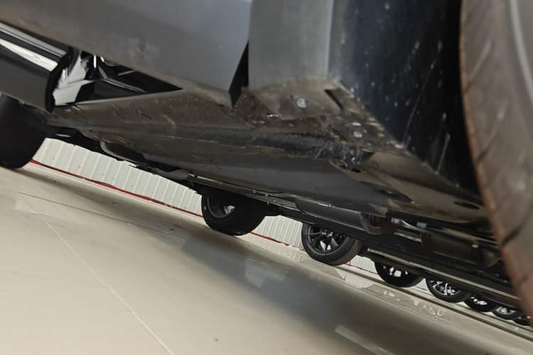 Used Geely Auto FX11 2025 4th Generation 1.5TD DCT – The Start Right Side Sill