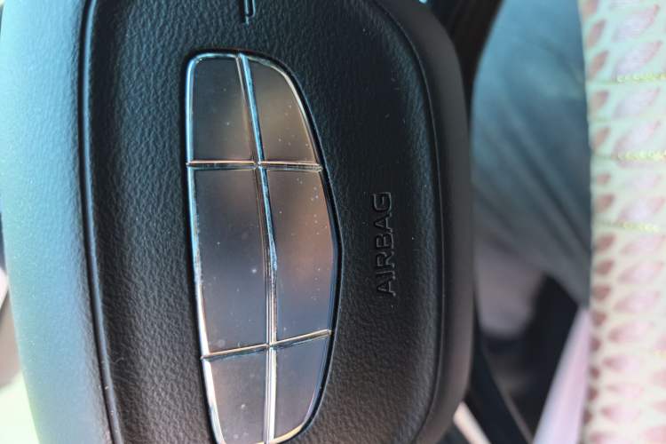 Used Geely Auto FX11 2025 4th Generation 1.5TD DCT – The Start Vehicle Key