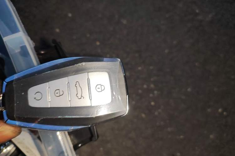 Used Geely Auto FX11 2025 4th Generation 1.5TD DCT – The Start Vehicle Key