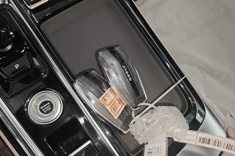 Used Geely Auto FX11 2025 4th Generation 1.5TD DCT – The Start Vehicle Key