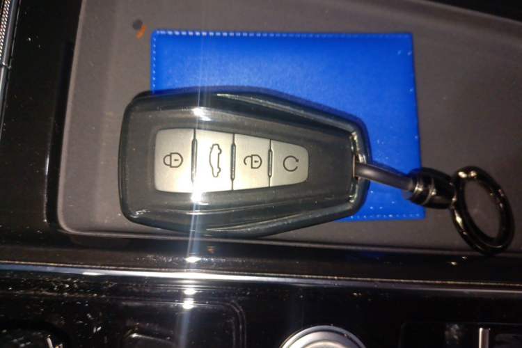 Used Geely Auto FX11 2025 4th Generation 1.5TD DCT – The Start Vehicle Key