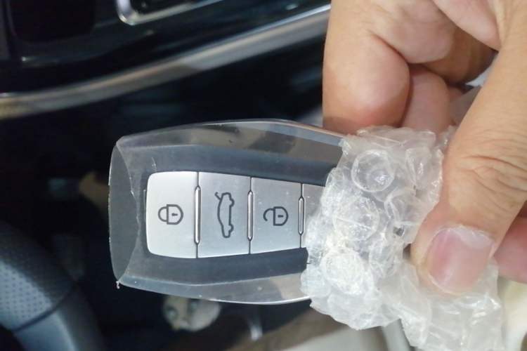 Used Geely Auto FX11 2025 4th Generation 1.5TD DCT – The Start Vehicle Key