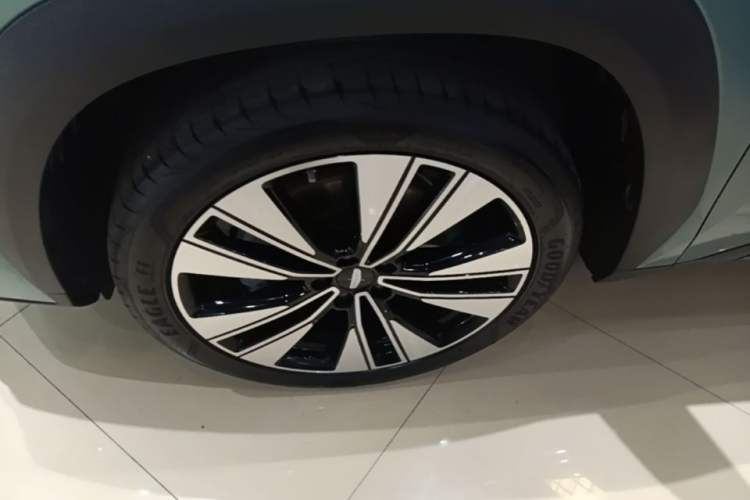 Used Geely Auto FX11 2025 4th Generation 1.5TD DCT Jinxiu Left Front Wheel Hub