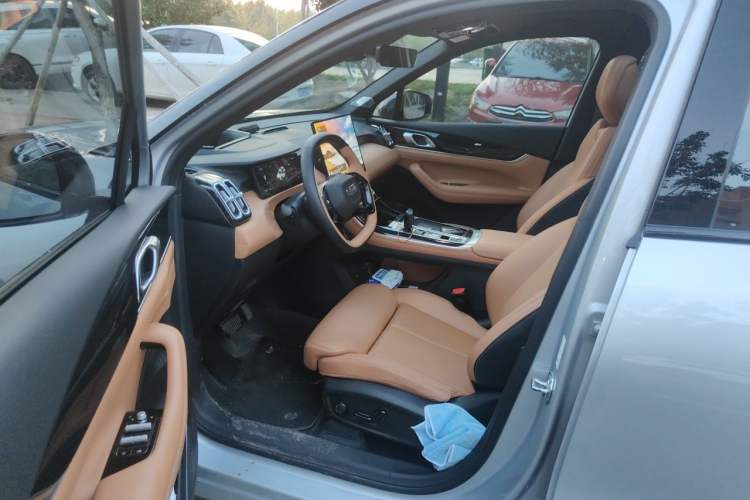Used Geely Auto FX11 2025 4th Generation 1.5TD DCT Jinxiu Driver Seat