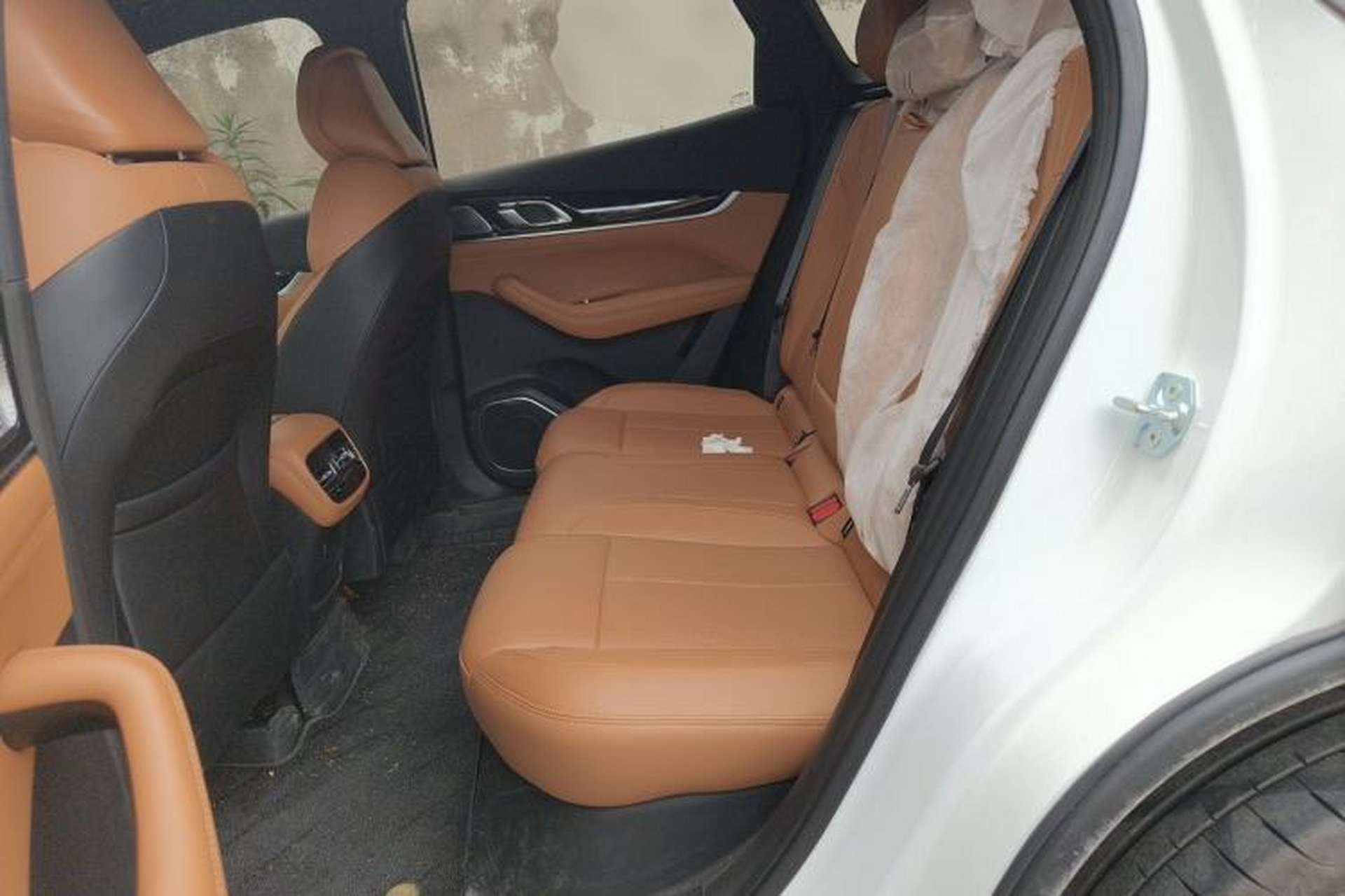 Used Geely Auto FX11 2025 4th Generation 1.5TD DCT Jinxiu Left Rear Seat