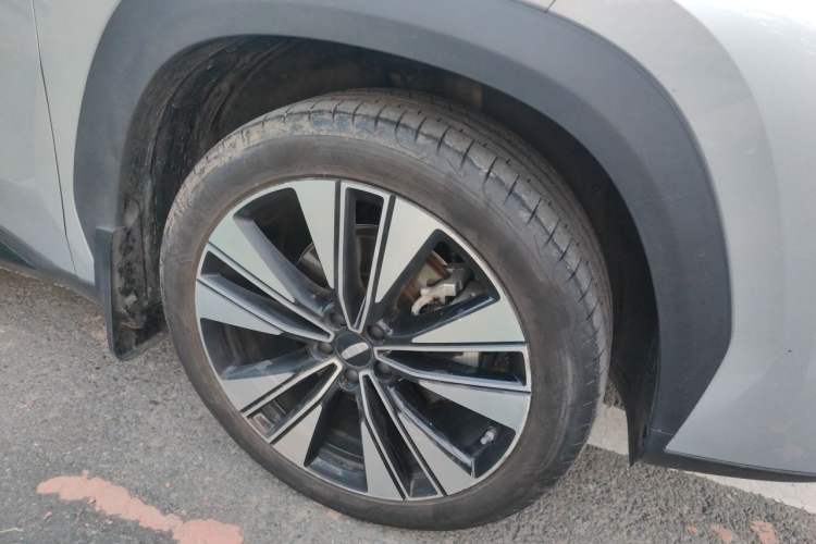 Used Geely Auto FX11 2025 4th Generation 1.5TD DCT Jinxiu Right Front Wheel Hub