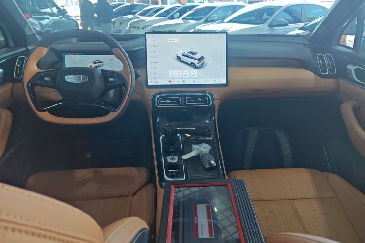 Used Geely Auto FX11 2025 4th Generation 1.5TD DCT Jinxiu Center Console
