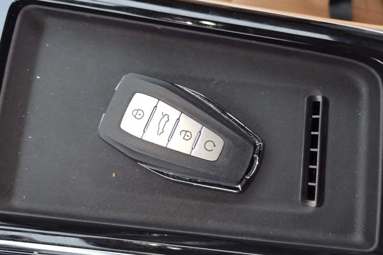 Used Geely Auto FX11 2025 4th Generation 1.5TD DCT Jinxiu Interior 1