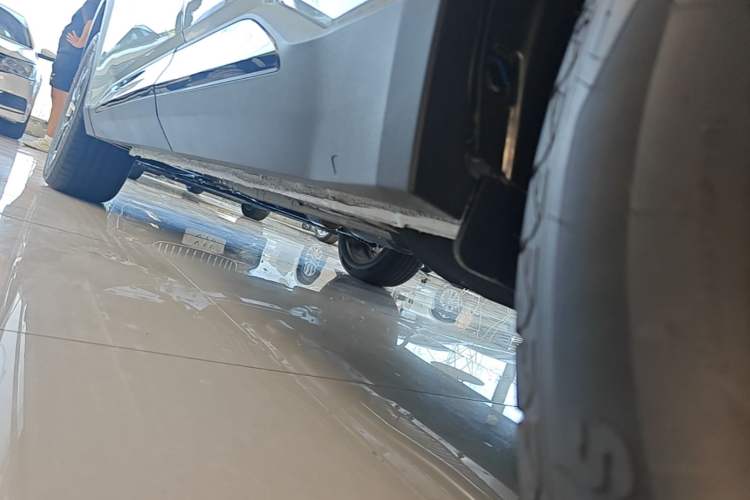 Used Geely Auto FX11 2025 4th Generation 1.5TD DCT – The Start Left Side Sill