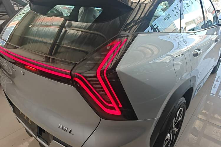 Used Geely Auto FX11 2025 4th Generation 1.5TD DCT – The Start Right Rear Taillight