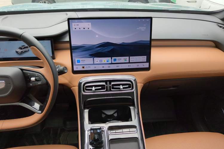 Used Geely Auto FX11 2025 4th Generation 2.0TD DCT—Passion Audio And AC Panel