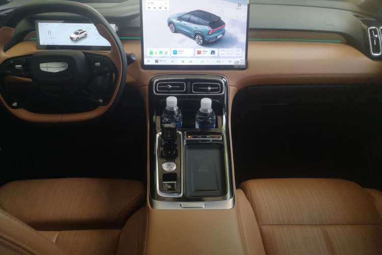 Used Geely Auto FX11 2025 4th Generation 1.5TD DCT Jinxiu Audio And AC Panel