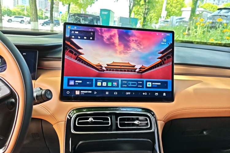 Used Geely Auto FX11 2025 4th Generation 1.5TD DCT Jinxiu Audio And AC Panel