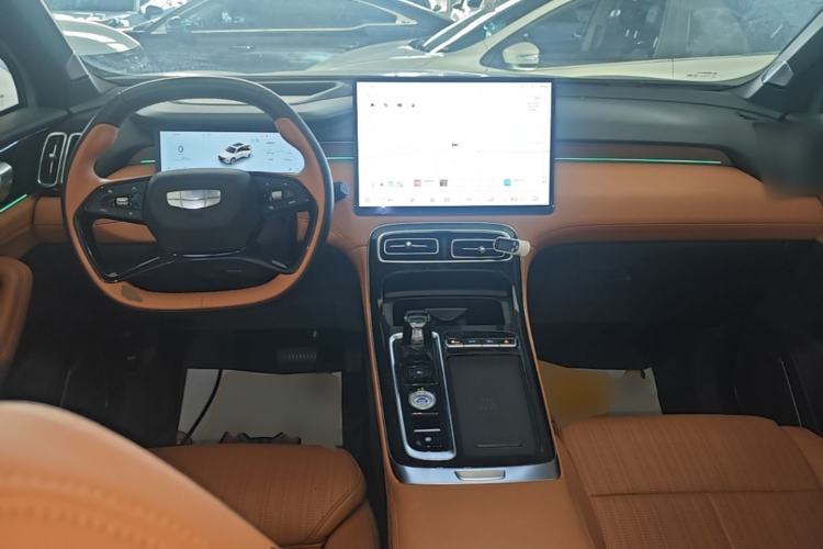 Used Geely Auto FX11 2025 4th Generation 1.5TD DCT Jinxiu Center Console