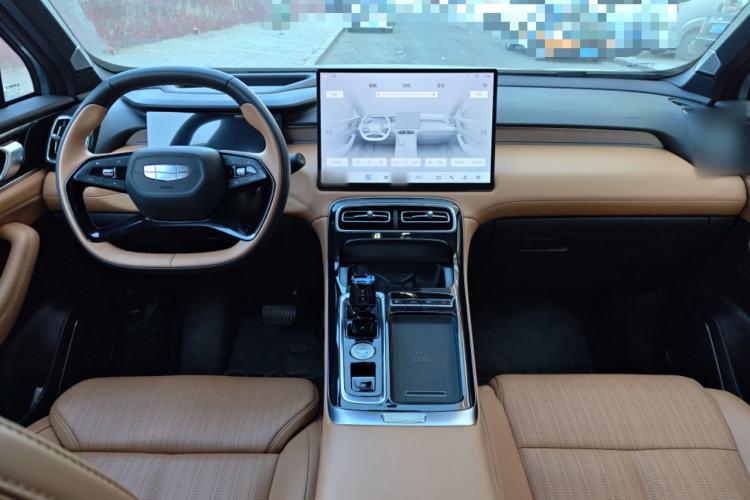 Used Geely Auto FX11 2025 4th Generation 1.5TD DCT Jinxiu Center Console