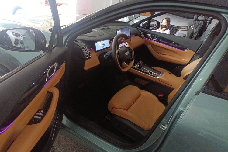 Used Geely Auto FX11 2025 4th Generation 1.5TD DCT Jinxiu Driver Seat