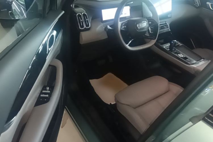 Used Geely Auto FX11 2025 4th Generation 1.5TD DCT Jinxiu Driver Seat